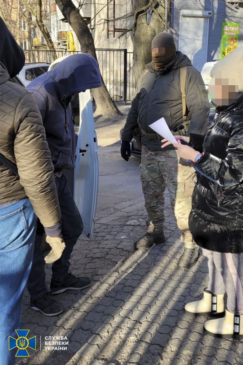 У Дніпрі затримали працівника фармкомпанії, який виявився російським поплічником та навідником ракет - ФОТО