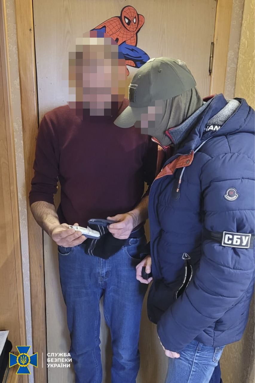 У Дніпрі затримали працівника фармкомпанії, який виявився російським поплічником та навідником ракет - ФОТО