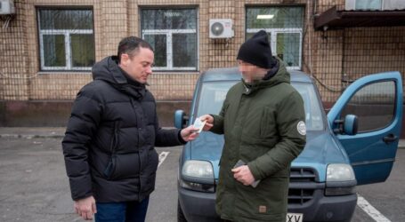 На фронт у Донецьку область відправили черговий автомобіль з Кам’янського
