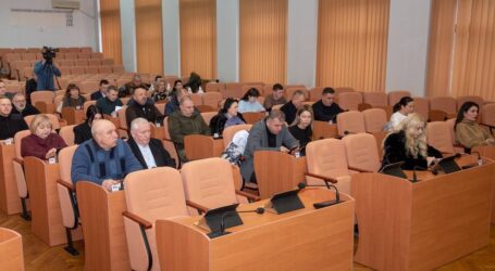 Рішення щодо бюджетних питань та питань безпеки на території міста затвердили депутати на сесії Кам’янської міськради