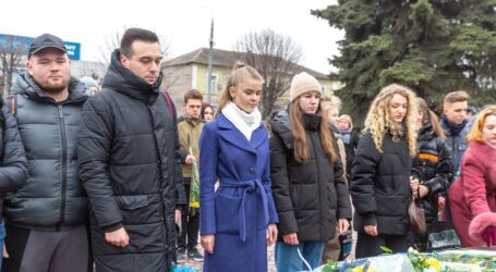 В Кам’янському в День Соборності віддали шану загиблим за свободу та незалежність України