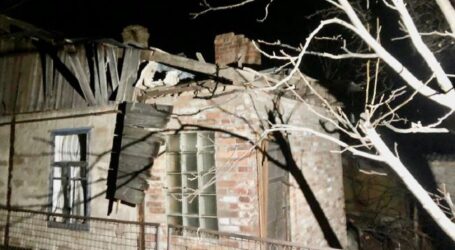 Від нічних обстрілів на Дніпропетровщині понівечені будинки, газопровід та ЛЕП