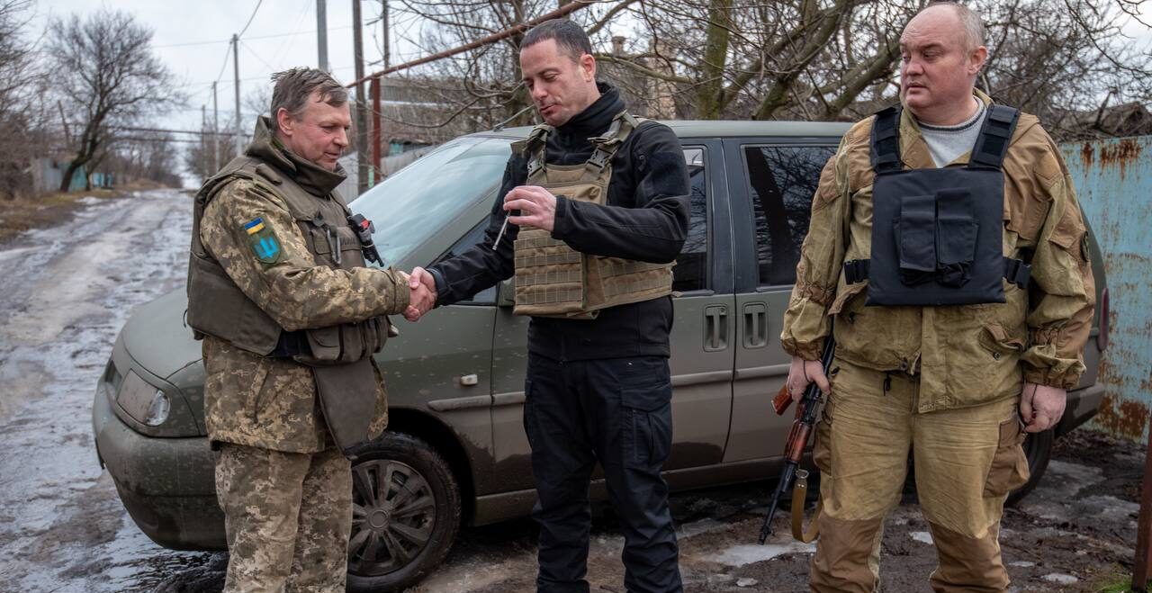 Чергову допомогу з Кам'янського отримали військові у Часовому Яру - ФОТО