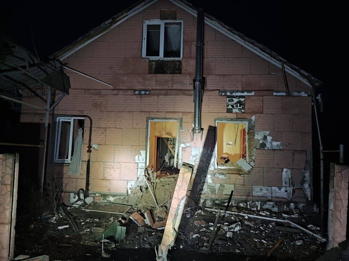 На Дніпропетровщині від нічних обстрілів понівечено 3 ліцеї та 10 багатоповерхівок - ФОТО