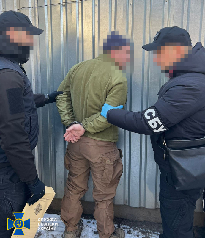 Банда у Дніпрі вибивала у містян вигадані борги, погрожуючи фізичною розправою - ФОТО