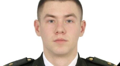 В Кам’янському ліцеї №21 відкрили меморіальну дошку на честь загиблого захисника України Владислава Горбоноса
