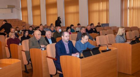 Сьогодні на сесію міськради було винесено 30 питань  