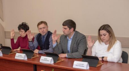 Більш ніж 50 проєктів рішень обговорювались на засіданні виконкому Кам’янської міськради