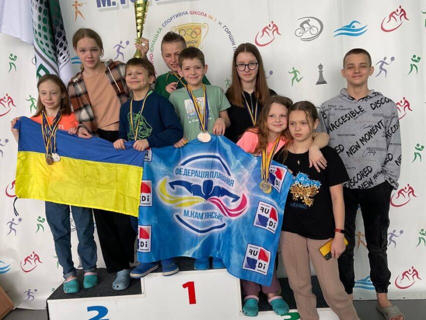 Плавці із Кам`янського привезли з турніру в Горішніх Плавнях майже 50 нагород