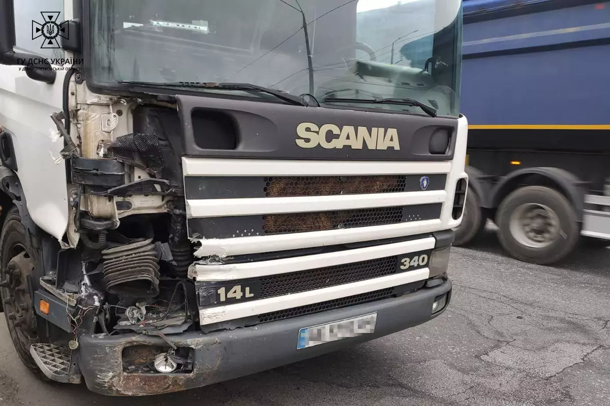 В Кам’янському рятувальники ліквідували наслідки смертельної ДТП - ФОТО