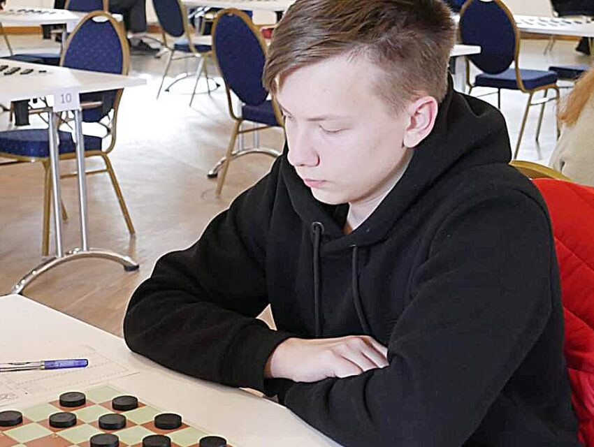 Кам`янчанин Андрій Блоха став чемпіоном Європи з класичних шашок