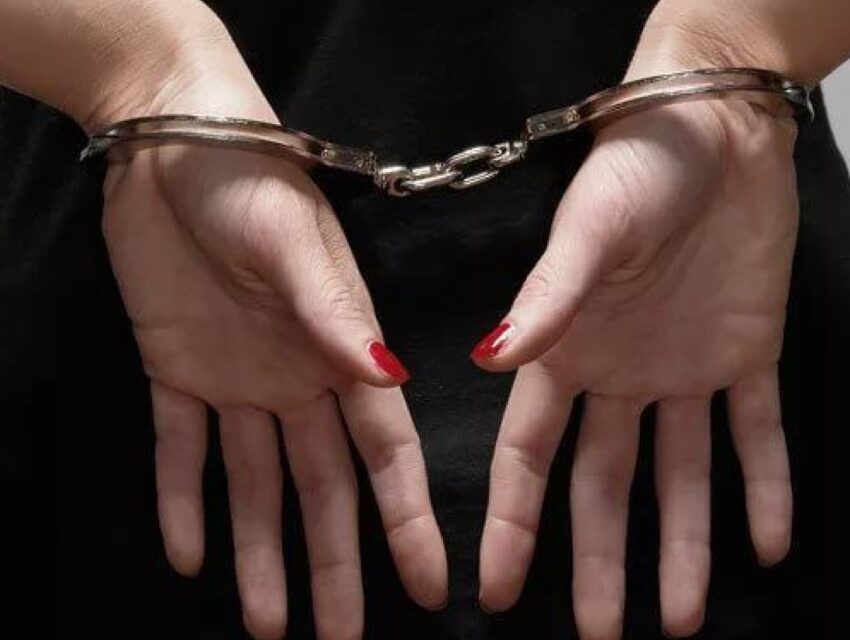 В Кам’янському жінку, що зарізала знайомого, засудили на 7 років ув’язнення