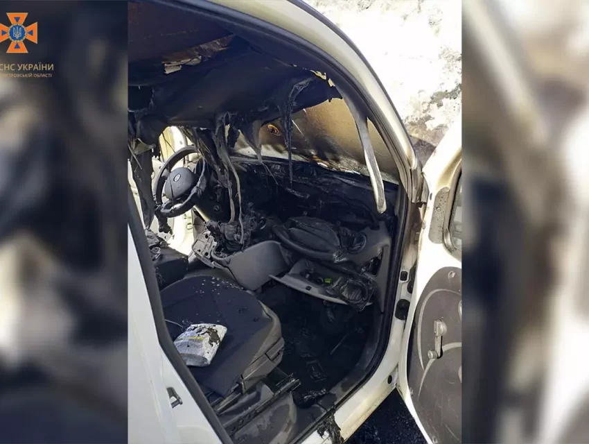 На Лівому березі Кам’янського горів автомобіль