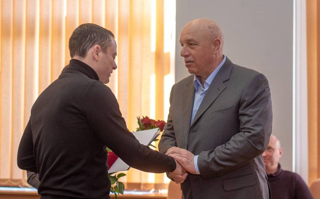 Соцзахист, допомога ветеранам та земельні відносини - основні питання сесії Кам'янської міськради - ФОТО