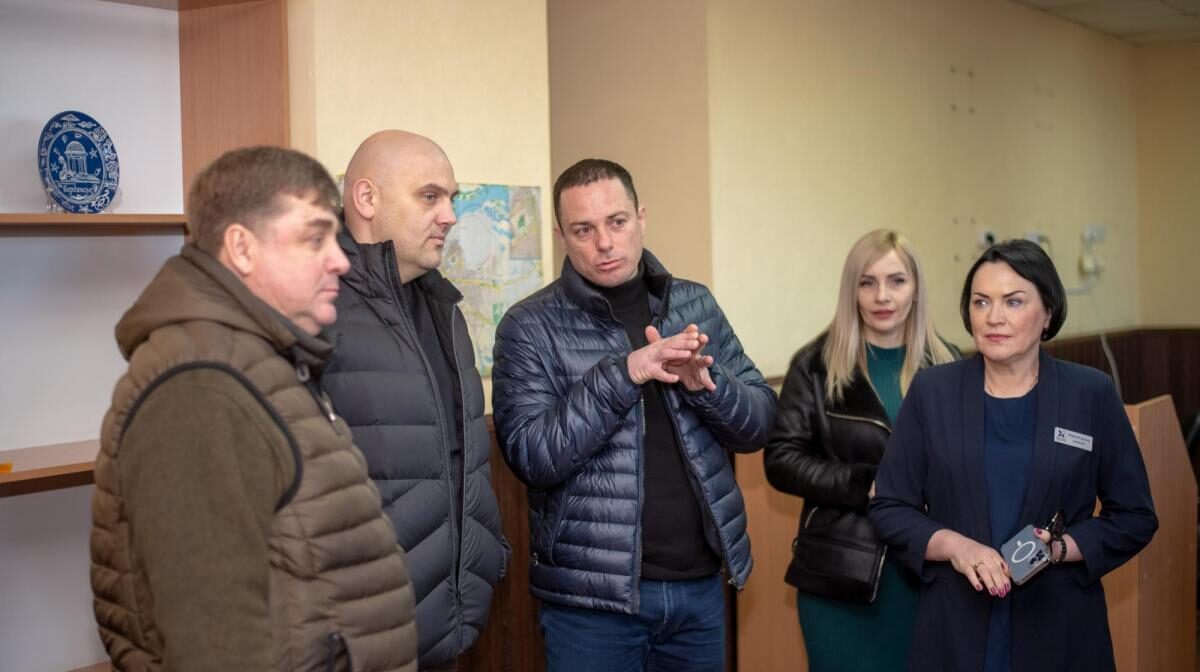 Голова Дніпропетровської ОВА ознайомився з роботою Кам'янського ЦНАПу - ФОТО