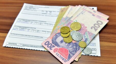 Як у Кам’янському деякі відповідальні платники компослуг перетворились на вічних боржників