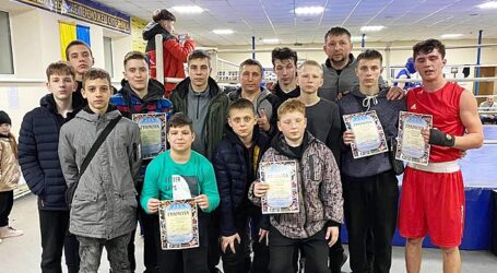 Юні боксери з Кам’янського «обкатали» навички для участі у Чемпіонаті України