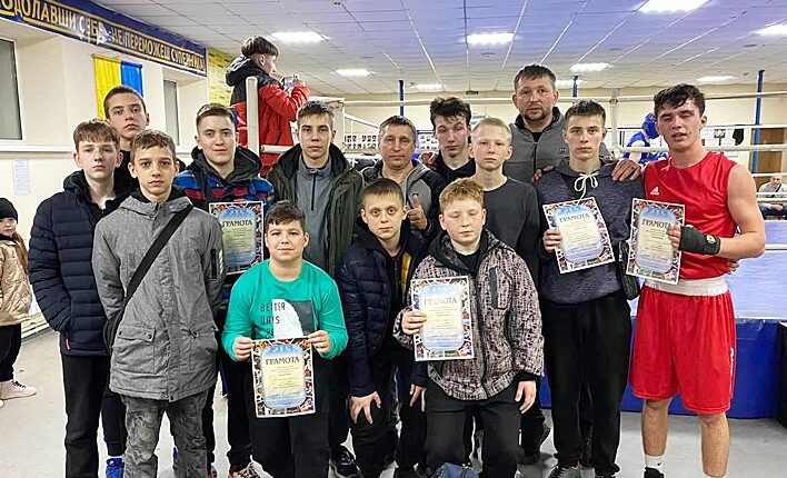 Юні боксери з Кам’янського «обкатали» навички для участі у Чемпіонаті України