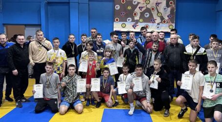 Борці з Кам’янського успішно виступили на змаганнях у Кривому Розі