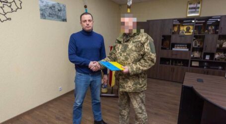 Мер Кам’янського отримав нагороду від військових