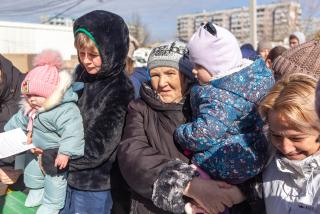 Мешканці модульного містечка Кам’янського отримали гуманітарну допомогу