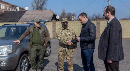 Кам’янське передало військовим черговий позашляховик