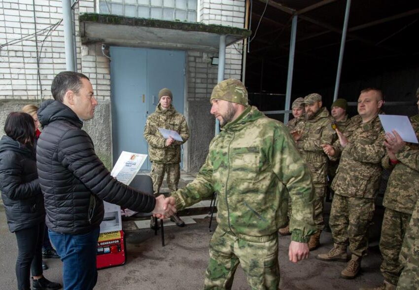 Мер Кам’янського привітав з Днем добровольця бійців Кам’янського батальйону тероборони ЗСУ