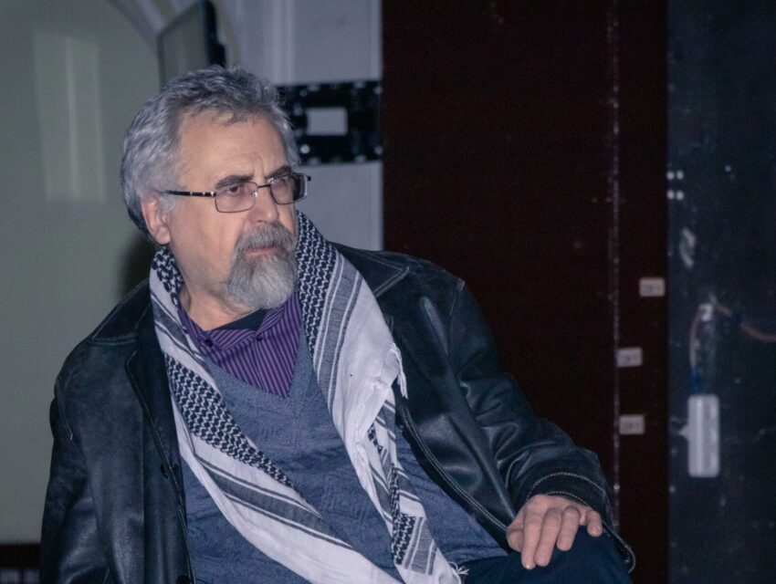 Віктор Попов: «Вистава «Хто я є?» про те, як людина намагається знайти вихід навіть в безвихідній ситуації»