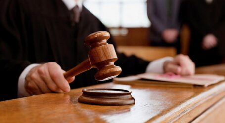У Кам’янському винесли вирок чоловіку, який у нетверезому стані напав на поліційних