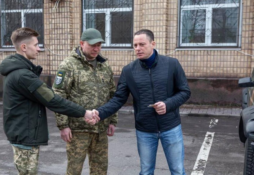 Черговий автомобіль для військових поїде з Кам’янського на Луганщину