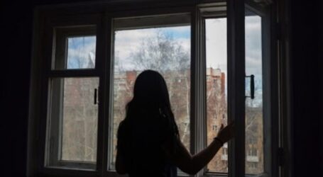 У Кам’янському з балкона та вікна випали п’яна жінка і 17-річна дівчина