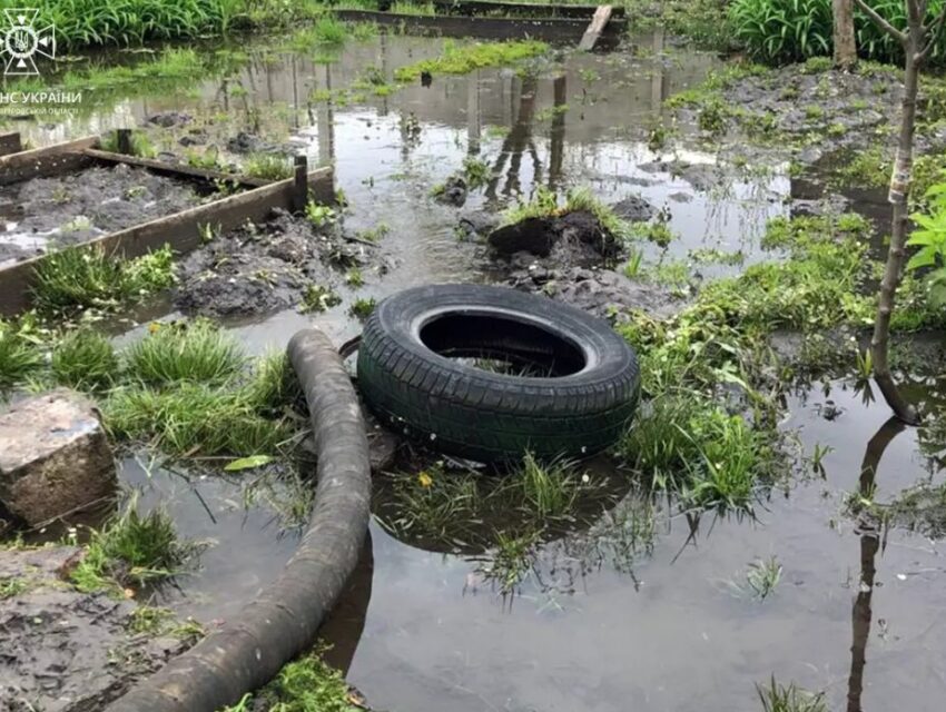 На Дніпропетровщині вода почала спадати, але загроза підтоплень ще зберігається
