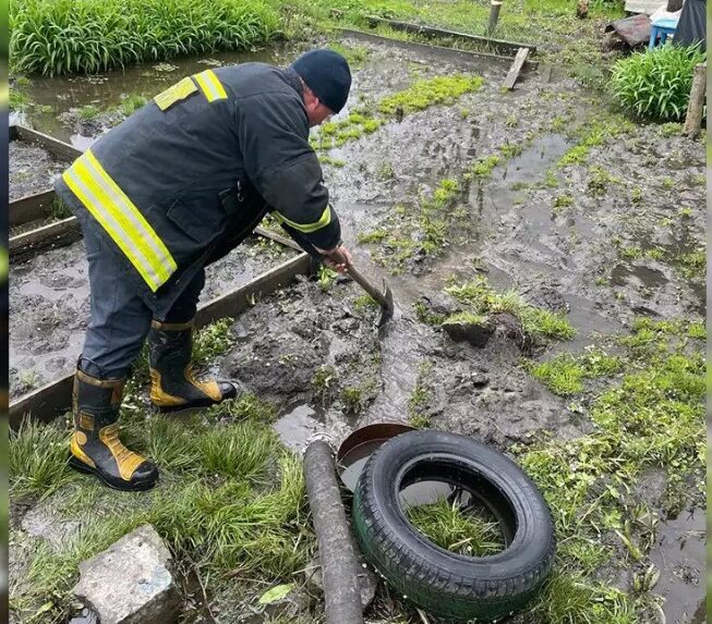 На Дніпропетровщині вода почала спадати, але загроза підтоплень ще зберігається - ФОТО
