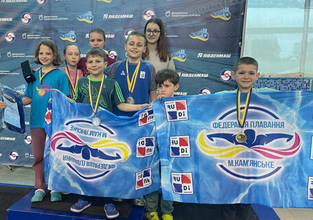 Плавці з Кам`янського завоювали на чемпіонаті Дніпра майже півсотні медалей