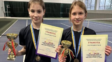 Пара юних тенісисток з Кам’янського перемогла на відкритому Кубку ДЮСШ №3
