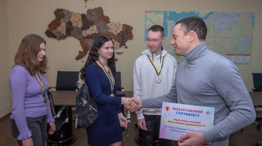 Команда спортсменів з Кам'янського представлятиме місто на чемпіонаті України з велоспорту на треку - ФОТО