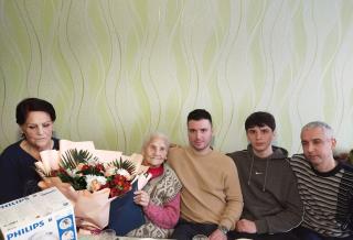 Сьогодні в Кам’янському зі 100-річчям вітали довгожительку Антоніну Мирошниченко