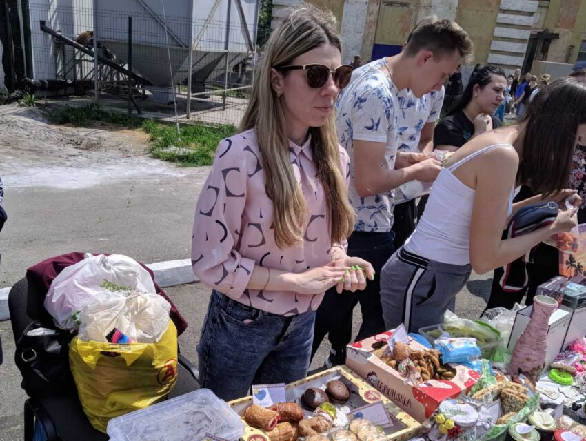 Ліцеїсти Кам’янського збирали гроші на позашляховик для військових