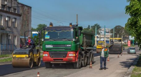 В Кам’янському продовжуються ремонти автошляхів