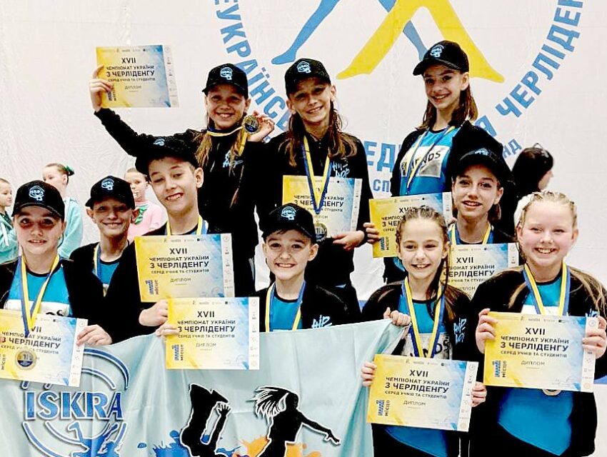 Черлідери Кам`янського на чемпіонаті України посіли 13 призових місць