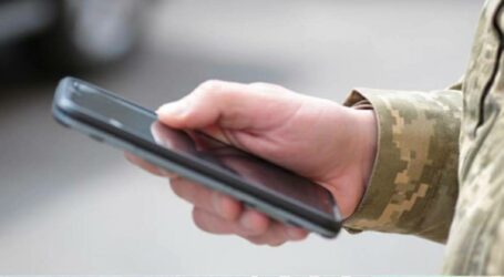 Поліційні Дніпра затримали двох чоловіків, яких підозрюють в обкраданні військового на 700 тис. грн.