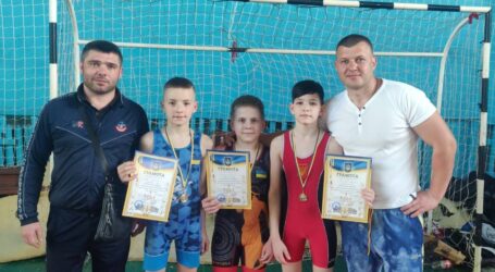 Борці з Кам`янського завоювали шість нагород на двох обласних турнірах