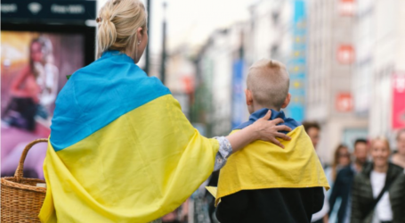 То кличуть вертатися, то погрожують посадити