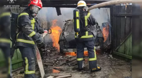 В Кам’янському ліквідували пожежу в гаражі з автомобілем всередині