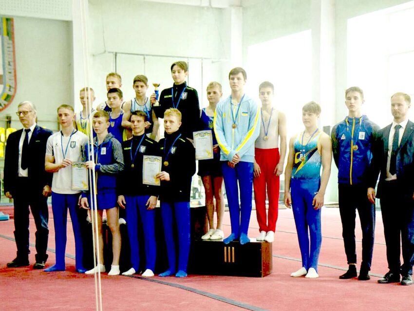 Спортивні гімнасти з Кам`янського вибороли «бронзу» на чемпіонаті України