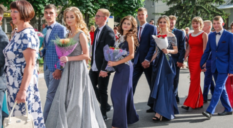 Формат випускних вечорів в Україні визначатимуть на місцях