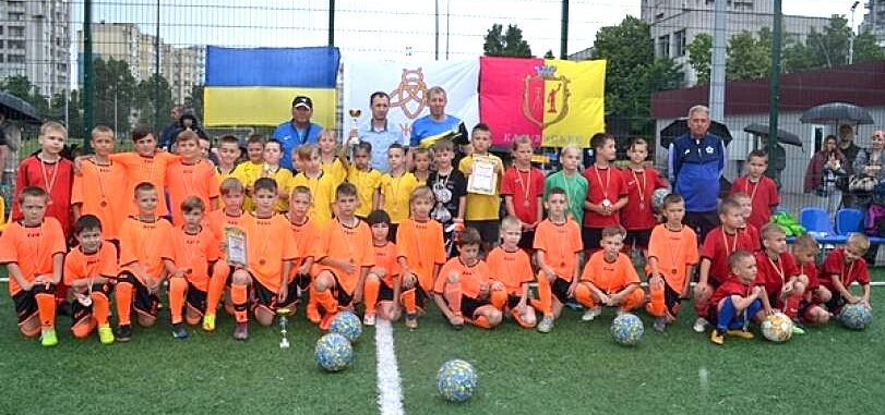 Юні футболісти Кам`янського отримали нагороди