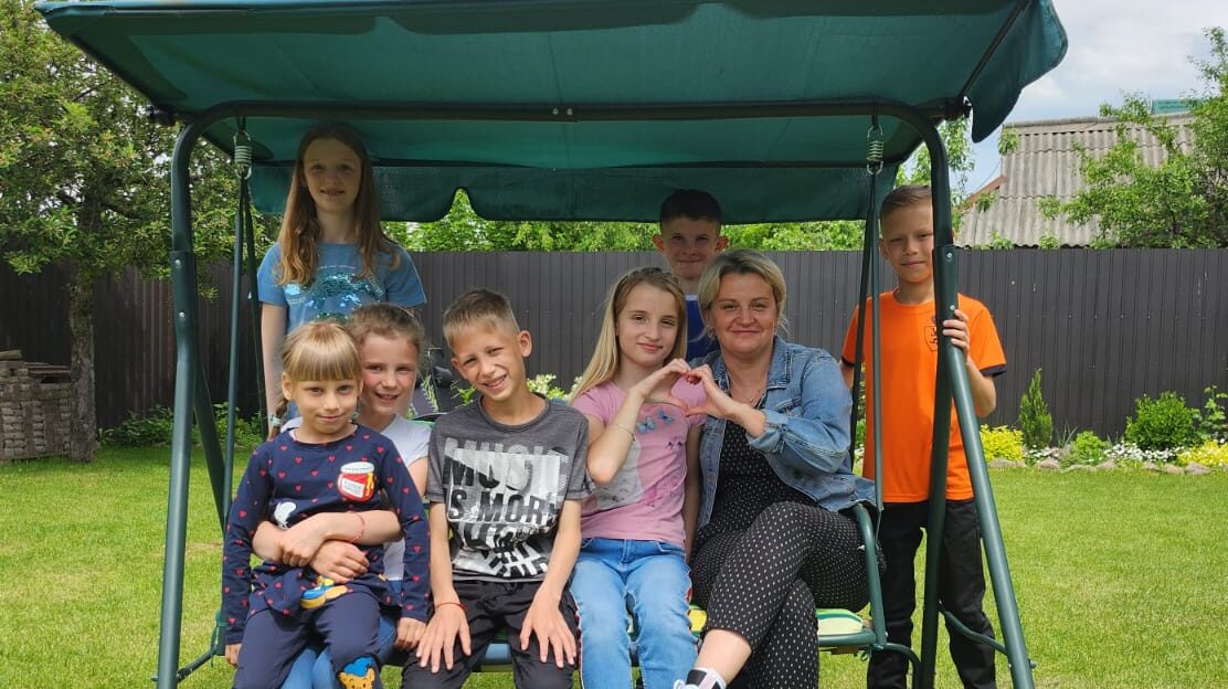 Люди з великим серцем: історія родини Гордієнко з Дніпропетровщини, що стали батьками для 22 дітей - ФОТО