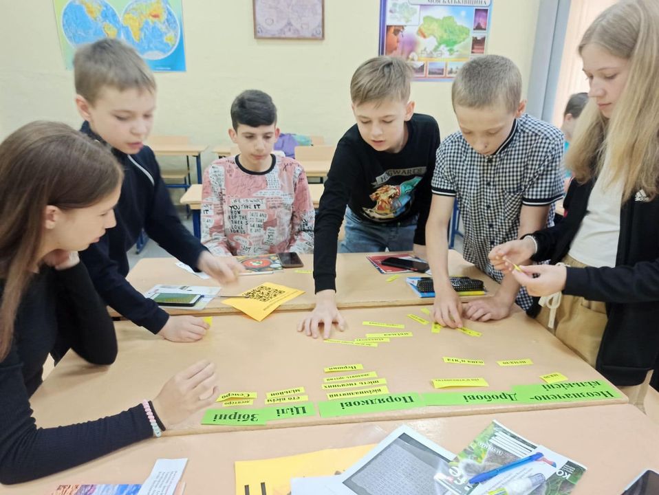 В Кам'янському почали працювати освітні хаби для школярів, які мають прогалини в знаннях - ФОТО