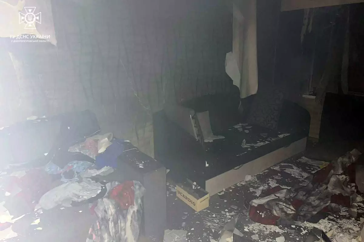 В Кам’янському під час пожежі 73-річний чоловік отруївся продуктами горіння - ФОТО